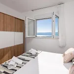 Seaview Apartment